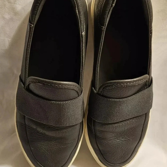 UGG Womens Comfort Loafers Size 7 Grey Leather White Sole Slip on Elastic Strap - Picture 4 of 7